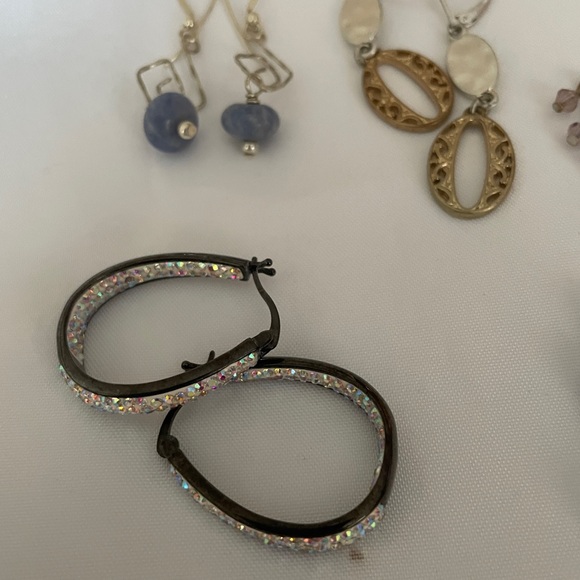 Assorted elegant  Earring Collection - Picture 6 of 7